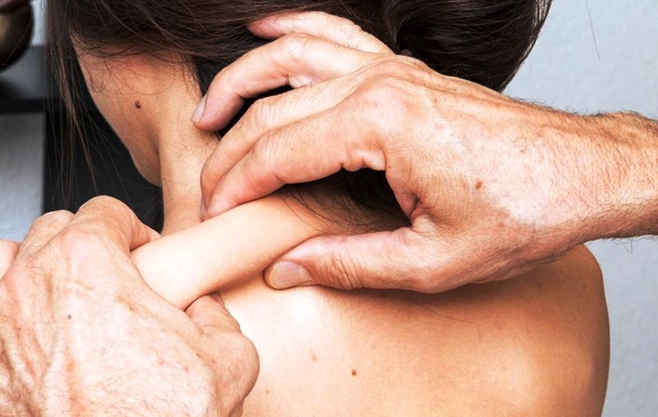 Massaggiatore Cervicale OMASSA Massaggiatore per Collo Schiena e